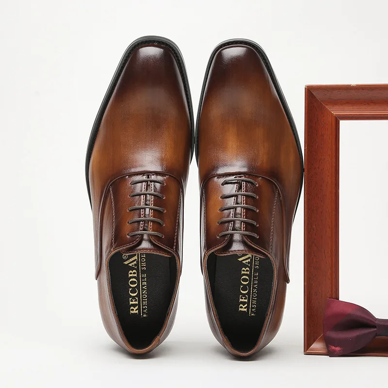

Мужские деловые кожаные туфли, темно-синие повседневные туфли в британском стиле, с мягкой поверхностью, на шнуровке, для офиса и свадьбы, ве...