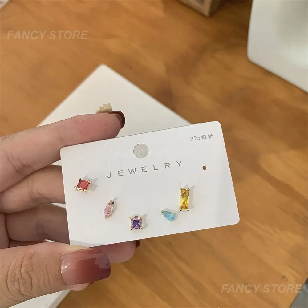 Элегантные серьги новинка и замечательные фиолетовые универсальные