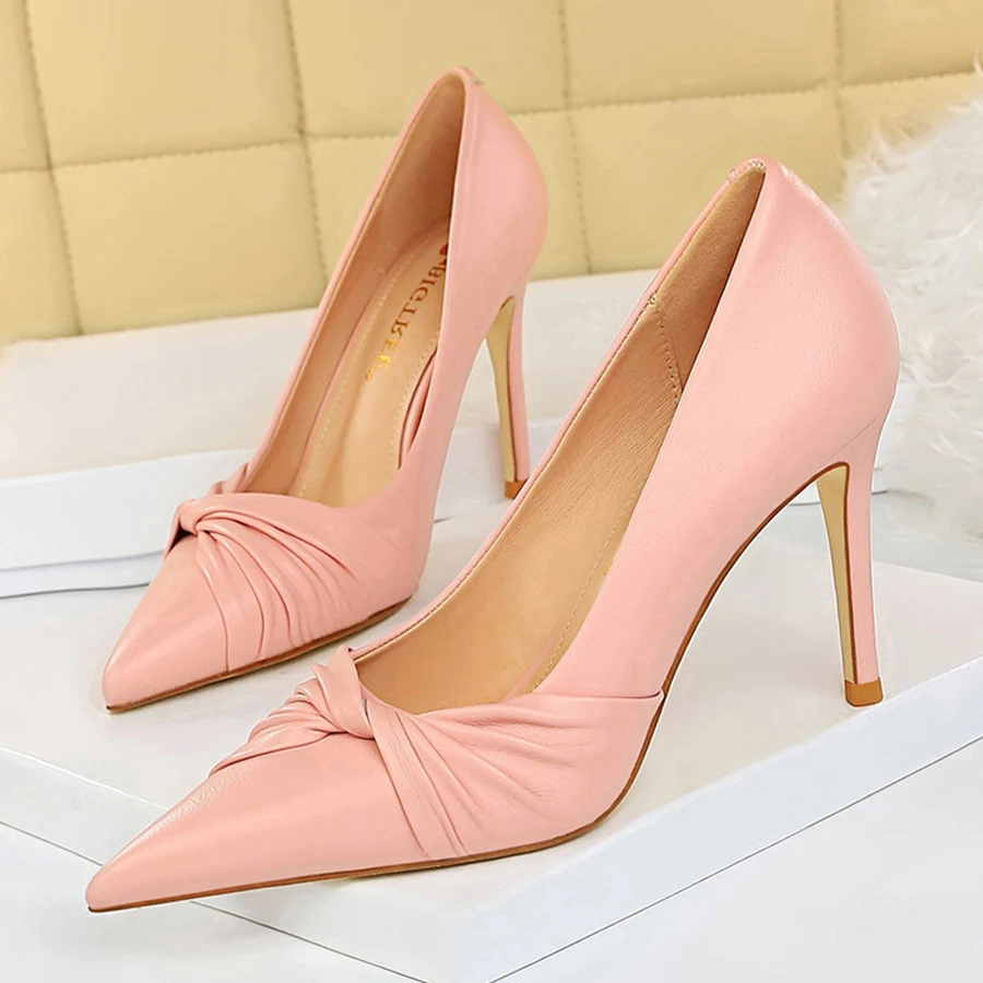 

Spring Korean Sweet Bowknot Shallow Women Pumps Pink Black Soft Leather High Heels Ladies Office Bridal Pointed Toe Shoes Party