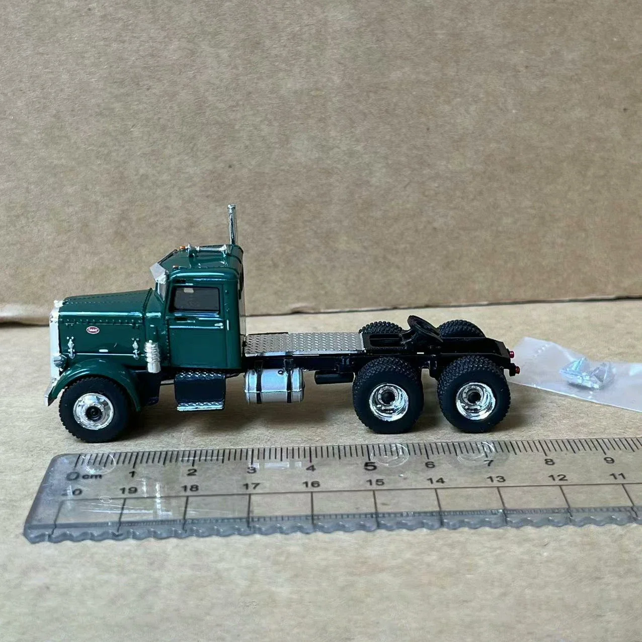 Масштаб 1:87 HO Peterbilt 281 пластиковая модель автомобиля с прицепом Коллекционная