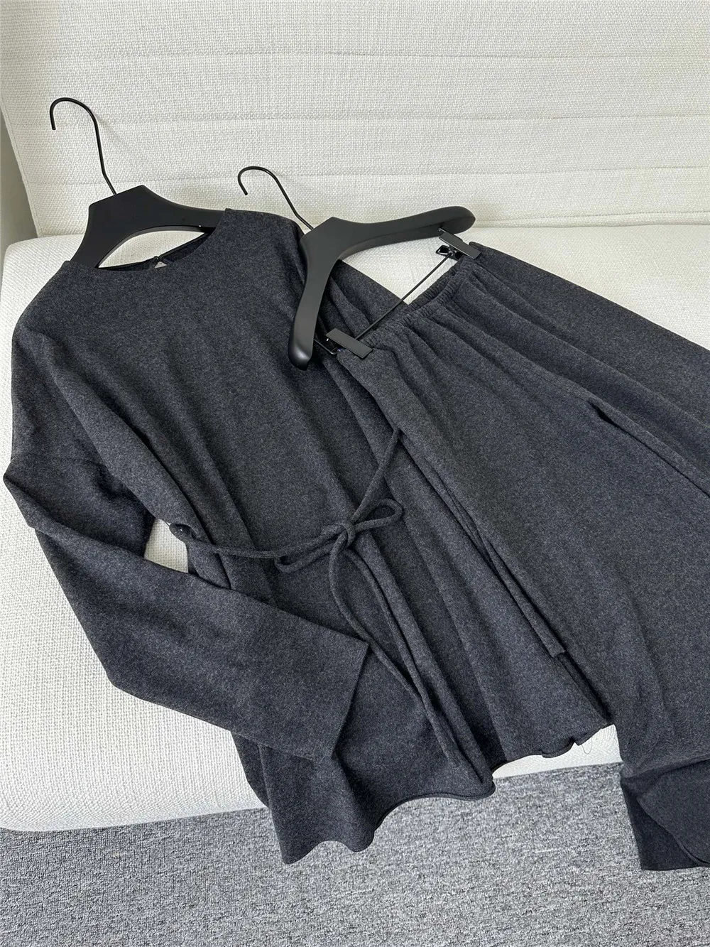 Женский брючный костюм шерстяной свободный топ с поясом + эластичные широкие