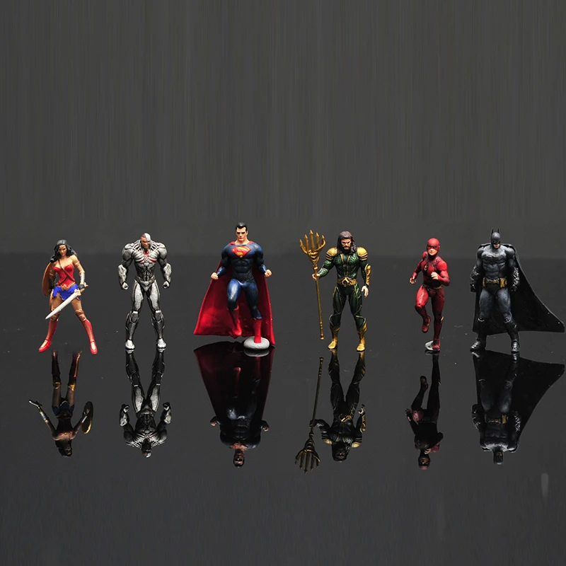 

Resin Figure 1:64 Model Display Super Team Collection HandMade Art Model