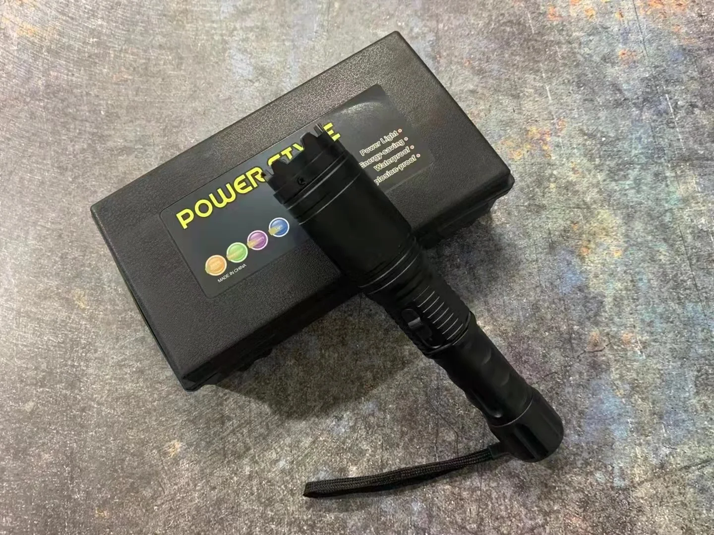 

self-defense flashlight Strong light Break window cone Outdoor Searchlight torch