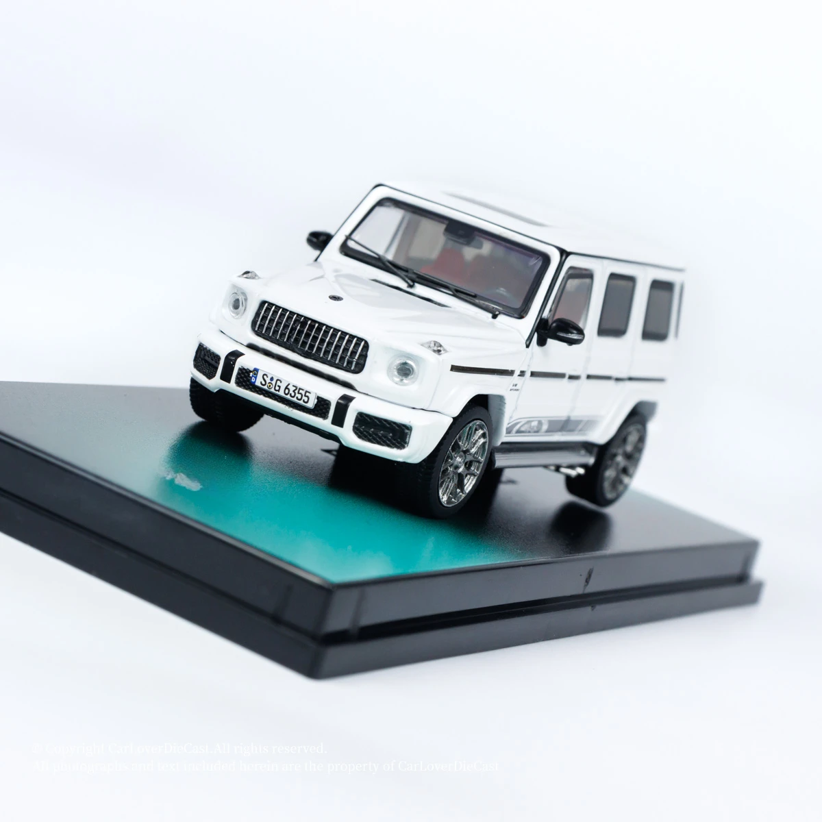 Модель автомобиля Tarmac Works 1:64 G 63 Edition 55