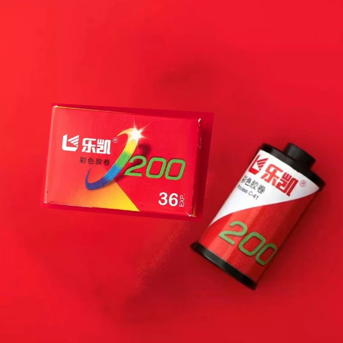 Фото Цветная пленка LUCKY 35 мм C200, 1-10 рулонов, C41, улучшенная версия LUCKY ISO200/24 °   Для пленочных камер Kodak Fujifilm 135. Срок годности: 2027. №2