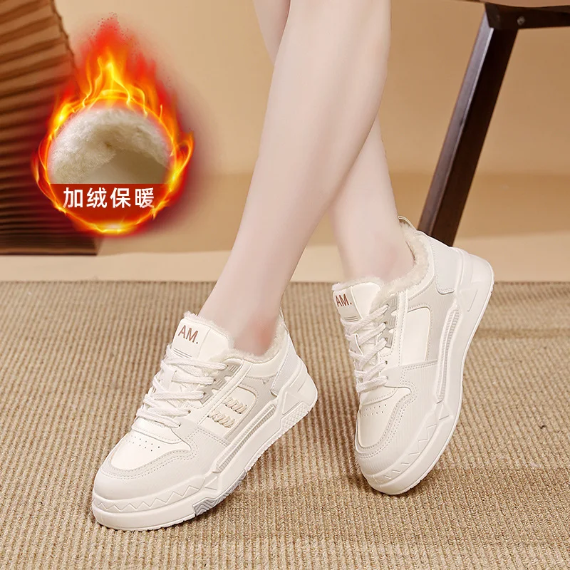 Женская обувь новинка зимы 2024 оригинальные маленькие белые туфли на толстой