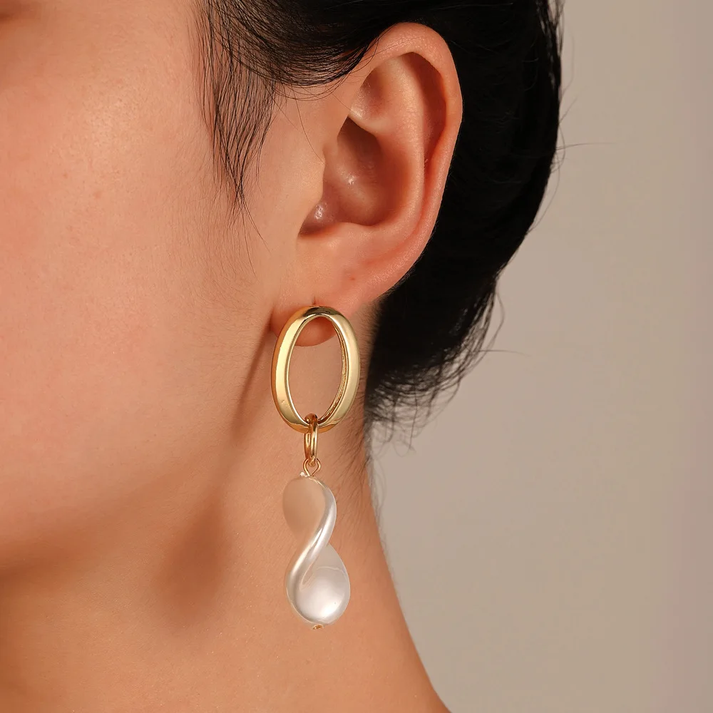 

Женские серьги с французсветильник, роскошные золотые серьги со специальным жемчугом, модные темпераментные серьги-ниши с неровным жемчуг...