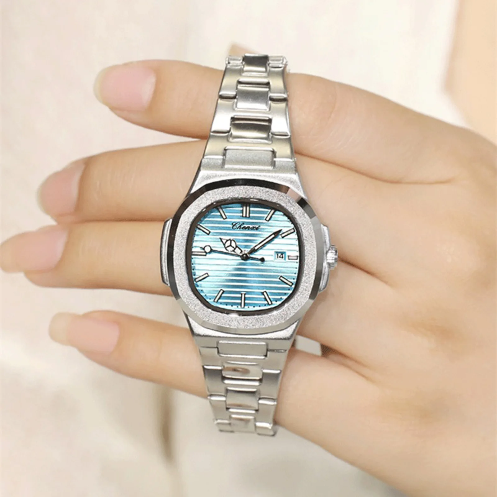 Фото Часы для женщин, модные светящиеся кварцевые часы с датой, серебряные часы из нержавеющей стали, женские часы из нержавеющей стали, водонепроницаемые №5