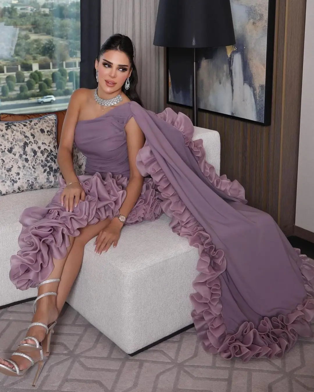 Рисунок 2 - Вечерние платья-русалки на одно плечо