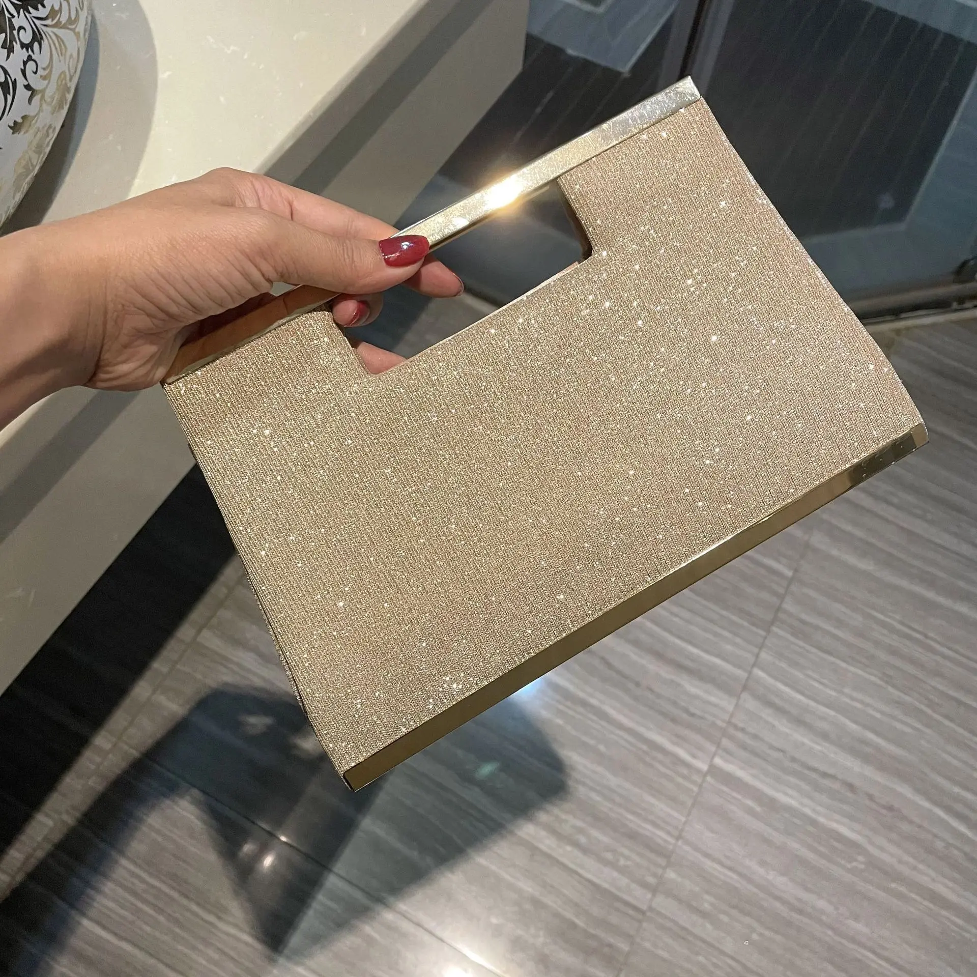 

2022 Sinple Casual Gold Color Tote Bags Fashion Women Small Day Clutches Purses