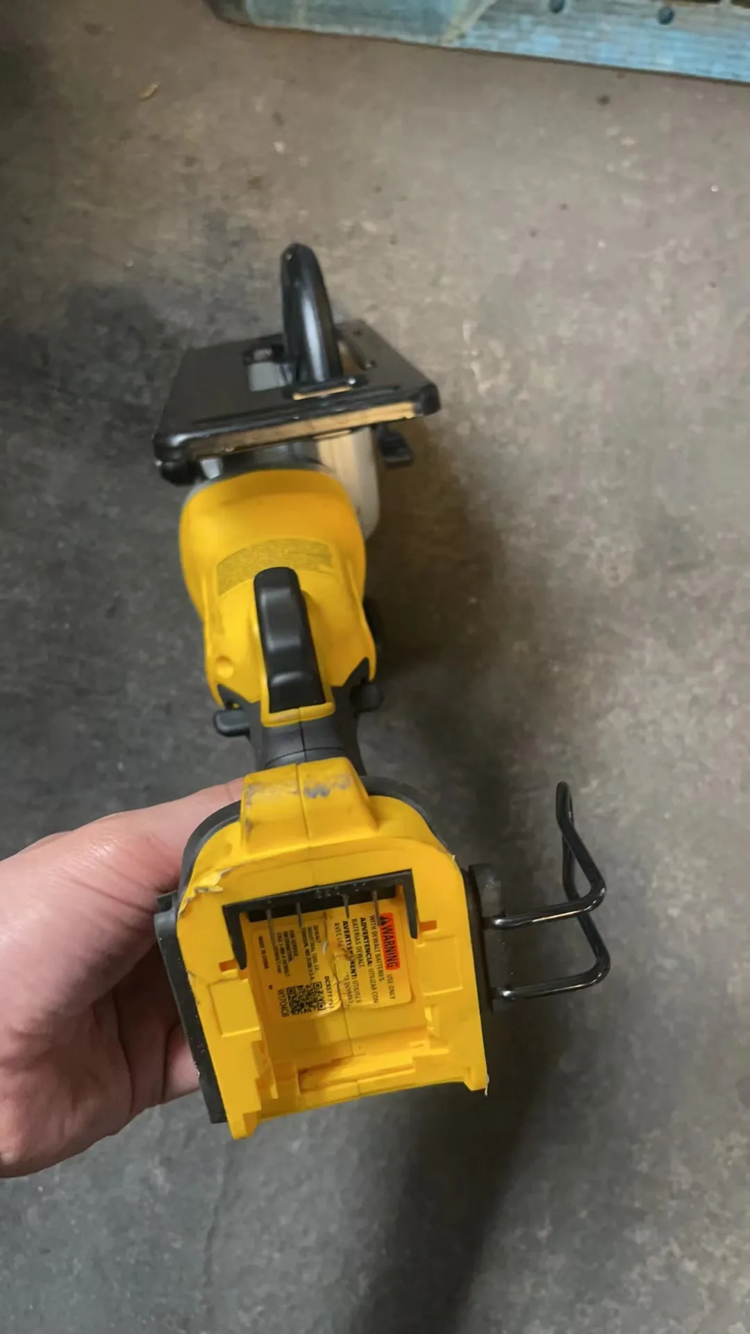 DEWALT 115 мм бесщеточная Беспроводная циркулярная пила 20 в DCS571 ATOMIC™Корпус 4500 об/мин