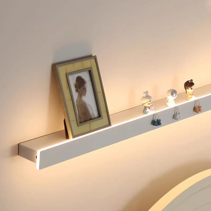 

Настенный светильник Feiyunlux с полосой для хранения