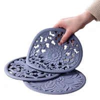 3pcs Retro Hollow Carved Dining Table Mats Set for Table Dishes and Pot Holders Kitchen Hot Pads Round Silicone Placemats New