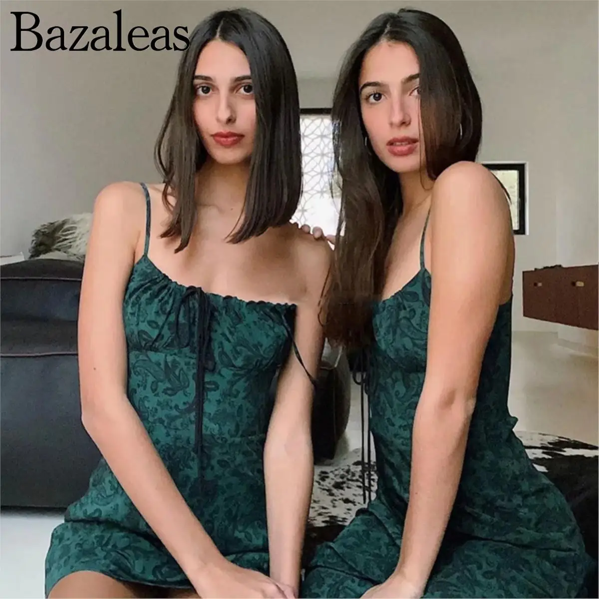 Женское винтажное платье на бретельках длинное зеленое в стиле бохо без рукавов