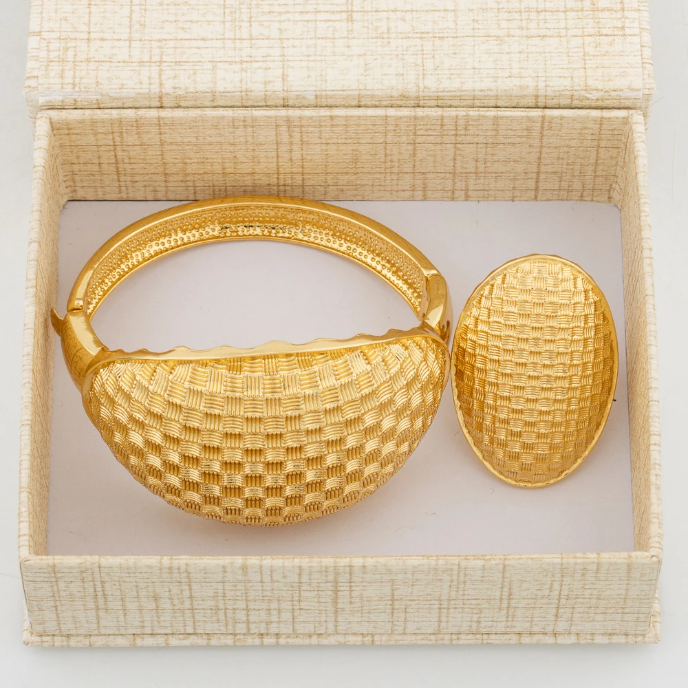 

Cuff Bangle with Ring Jewelry Set for Women Dubai African Golden Color Design Hand Bracelet and Finger Ring Set for Engagement
