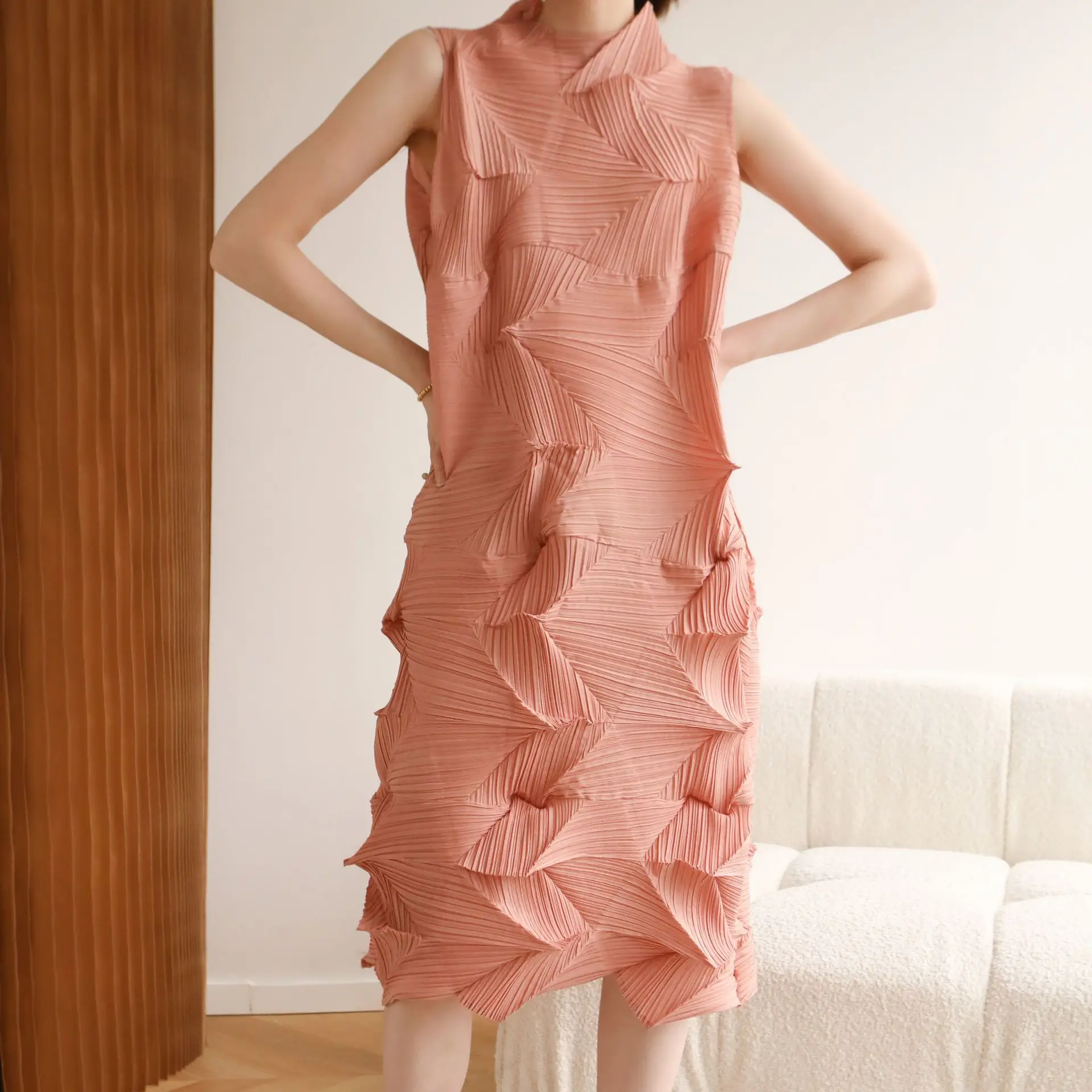 

Summer Miyake Pleated Ladies Casual Loose Fashion Diamond Pleated Loose Large Size Sleeveless Dress
