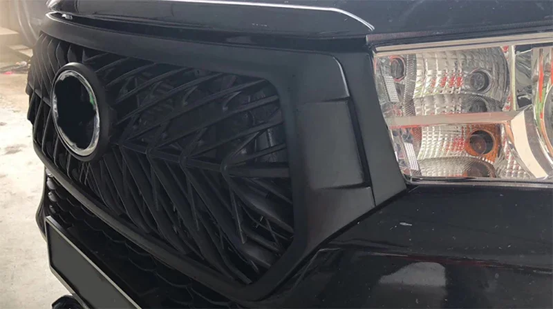 Новый! ПОДХОДИТ ДЛЯ HILUX 2018 МАТОВЫЙ ЧЕРНЫЙ МОДИФИЦИРОВАННЫЙ ГОНОЧНЫЙ ГРИЛЬЛЬ