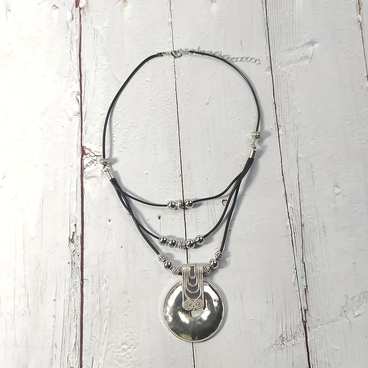 Ретро - круглая дамская подвеска готическая очаровательная дама ювелирное