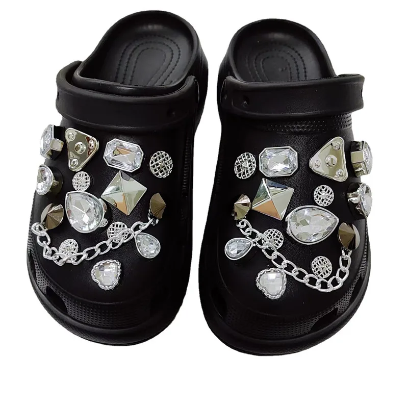

2023 Trendy Rhinestone Croc Charms Designer DIY Pearl Chains Shoes Party Decaration Jibb for Croc Clogs Kids Women Girls Gifts