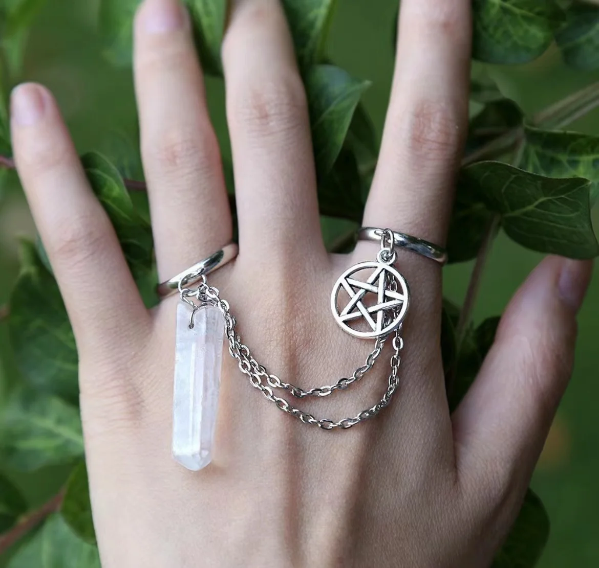 

Pentagram and Quartz Crystal Linked Chain Finger Rings Silvertone Adjustable Crystal Ring,Wiccan, Gothic,occult,witchy,quartz