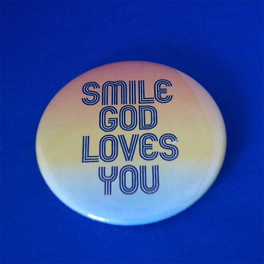 

Кнопка «улыбка, Бог любит тебя», христианский значок с булавкой, новая модель
