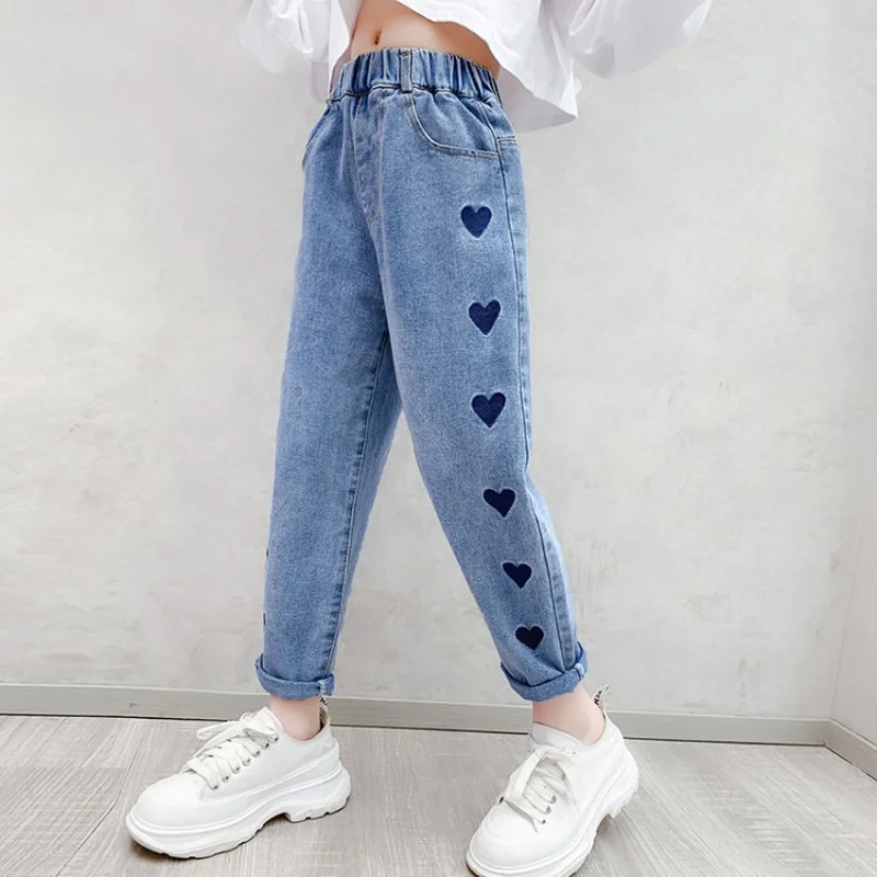 

Children Jeans for Girls Autumn Spring Fashion Heart Embroidered Pants Kids Clothing Elastic Waist Teenager Girl Denim Trousers
