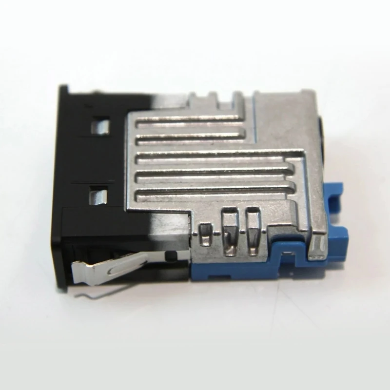 Несколько моделей автомобильных USB-портов для F39 F48 F54 F60 G01 G05 G06 G07 G12 318d 84108711939