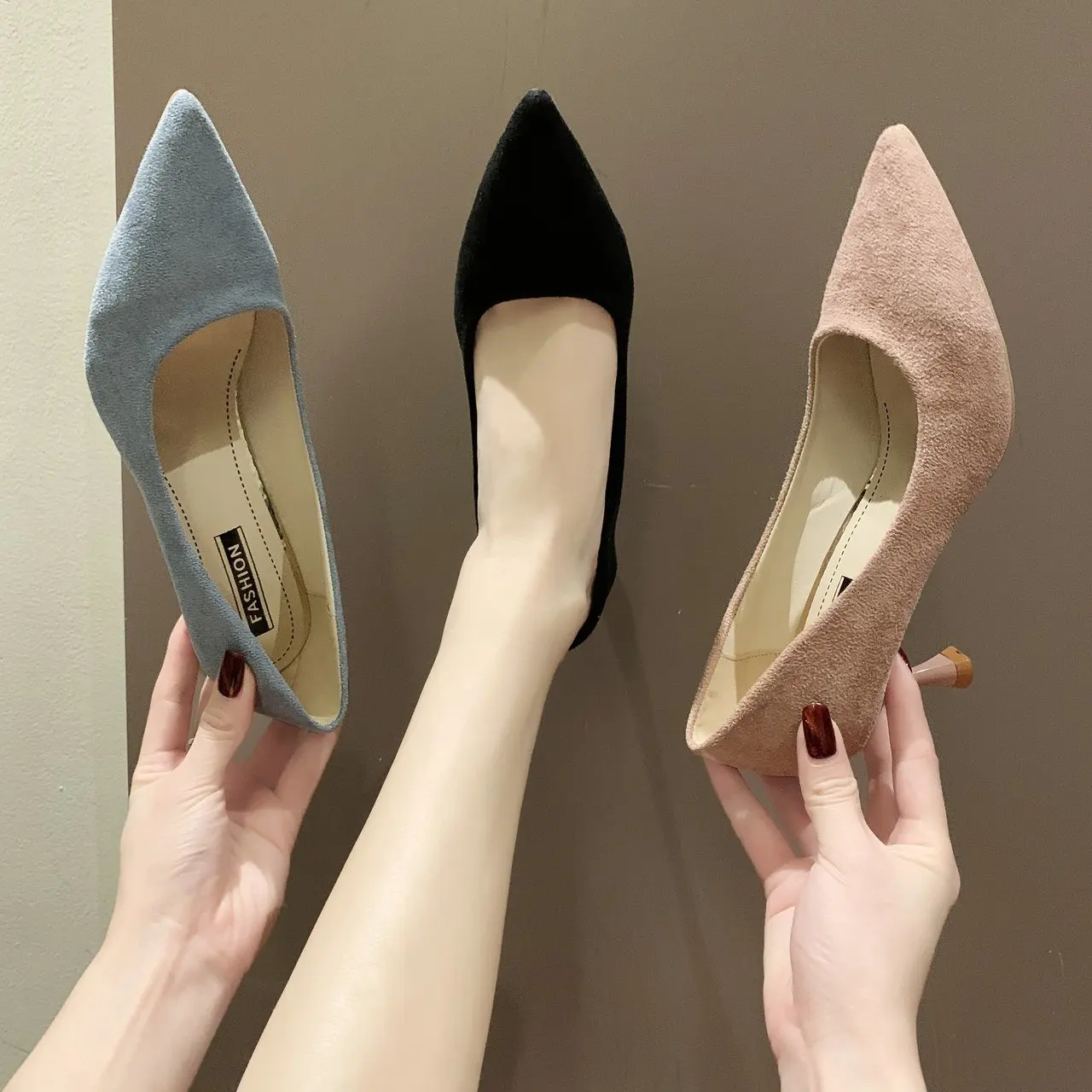 

Женские Простые и модные замшевые туфли на высоком каблуке, черные профессиональные рабочие туфли, элегантные и милые вечерние женские туф...