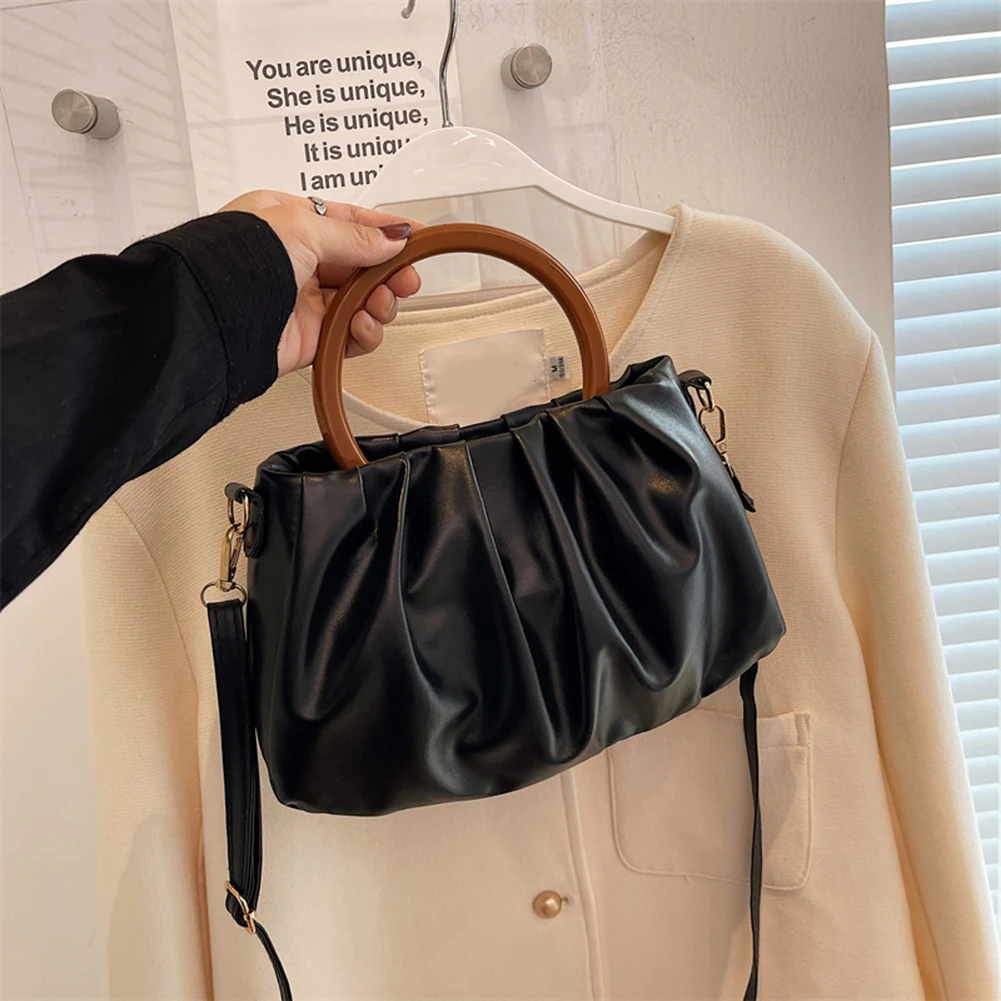 

Элегантная сумка для женщин, плиссированная сумка в форме облака, женская сумка через плечо с деревянными ручками, брендовая дизайнерская с...