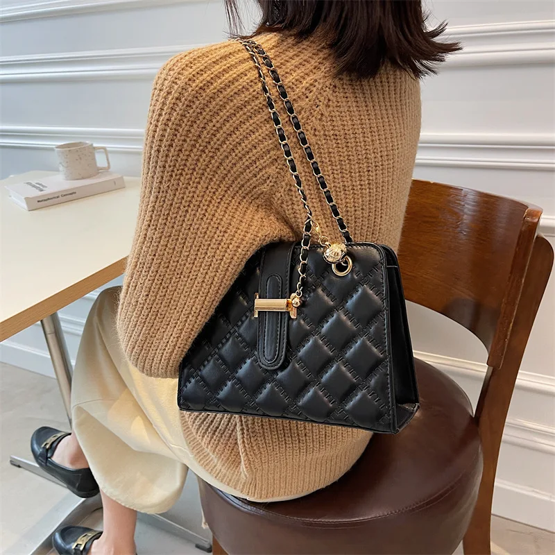 

Lingge Women's Bag New Plain Color Simple Chain Crossbody Bag Retro Shoulder Bag