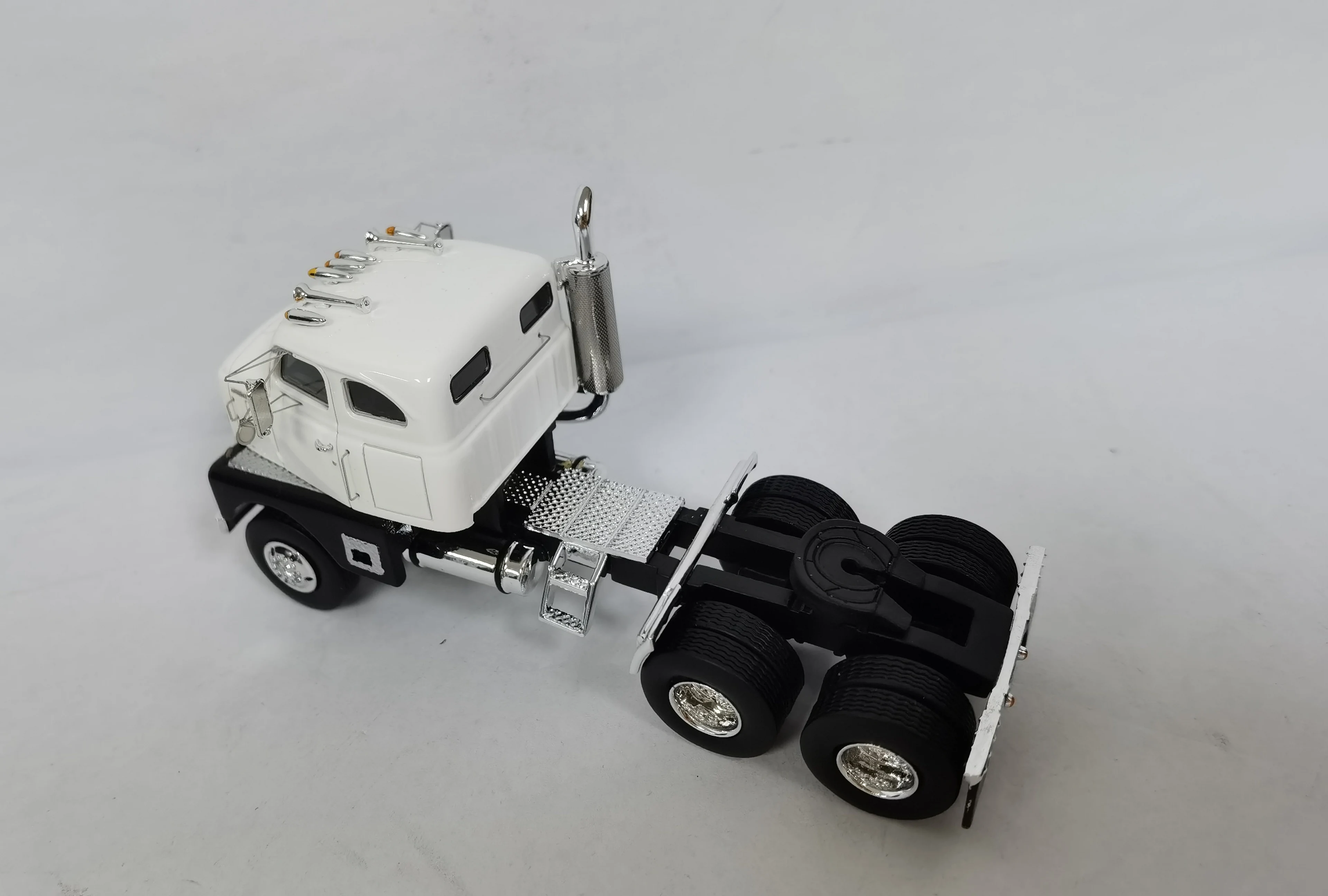 Редкая Верхняя полка 1/64 Высококачественная смола Международный трактор RDFC405