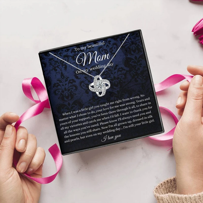 Женское ожерелье с подвеской в виде сердца