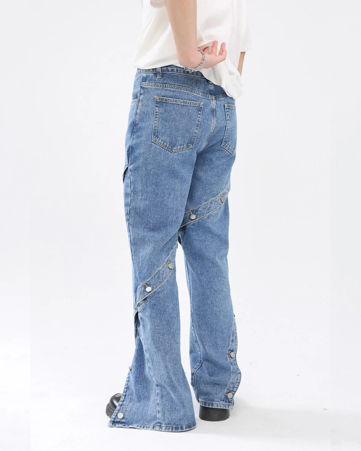 Four Seasons Men's Jeans Metal Button Stitching Design Sense Personality Split Design Jeans Y2k Pants Streetwear Jeans for Men