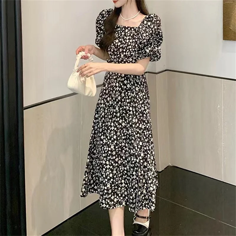 

Женское платье с коротким рукавом-фонариком, повседневное ТРАПЕЦИЕВИДНОЕ ПЛАТЬЕ с квадратным вырезом и принтом маргариток, модель SS251 на лето