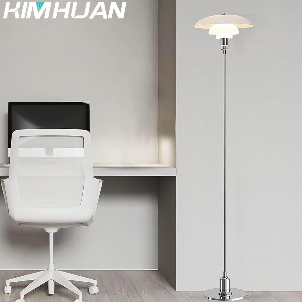 Напольная лампа в скандинавском стиле