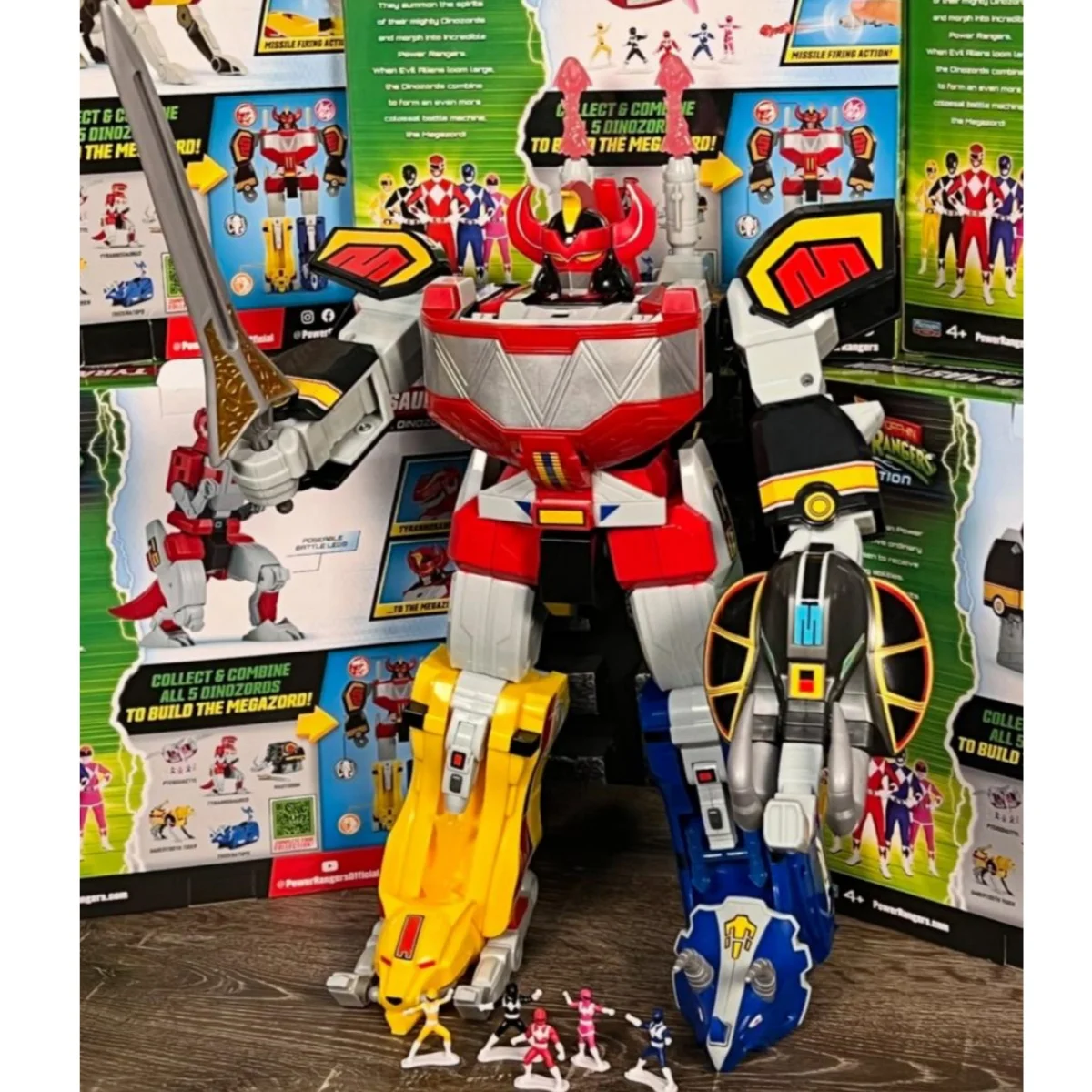 Фото Коллекционная фигурка-трансформер ULTIMATE MEGA THUNDERZORD Megazord: Тираннозавр Рекс Динозорд, игрушка-подарок №1