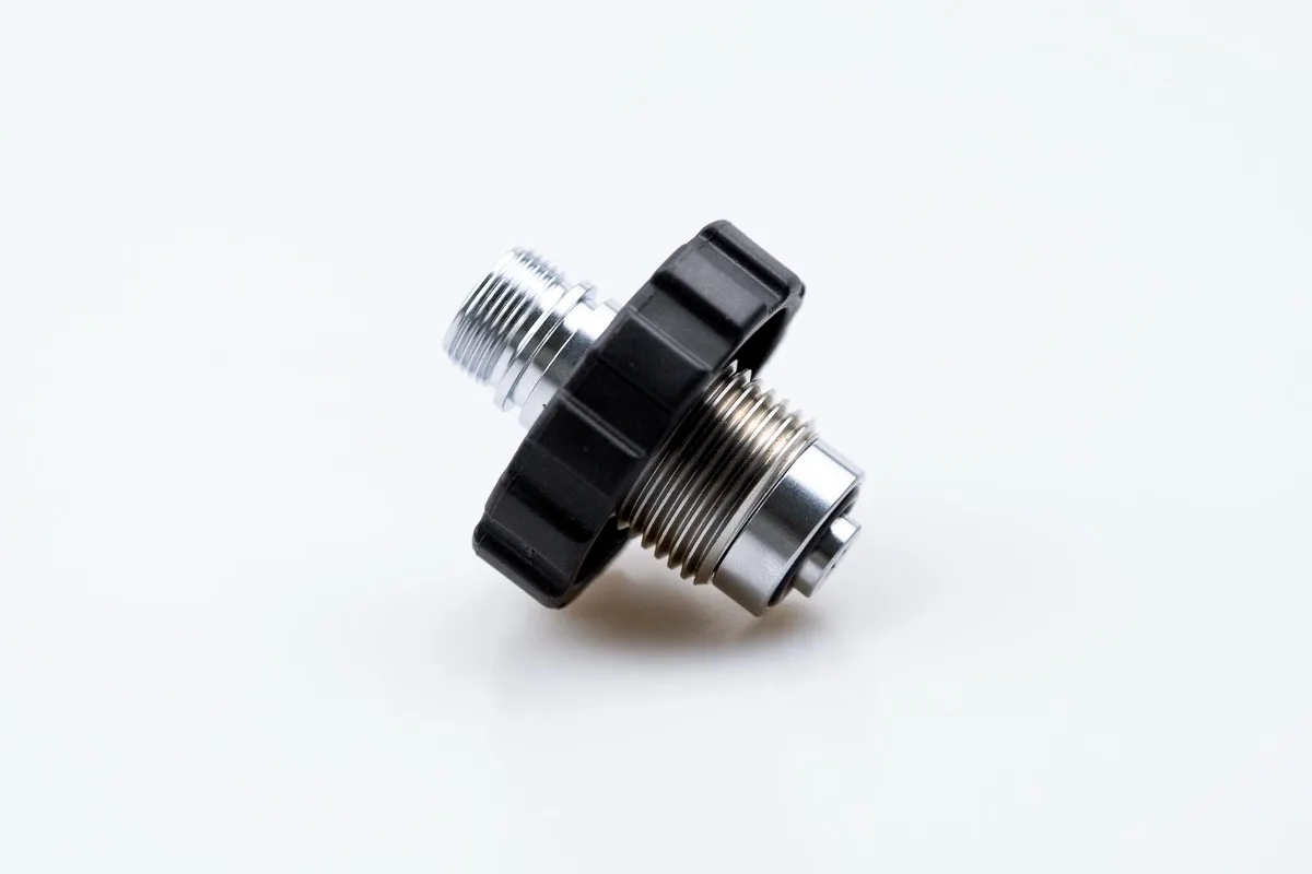 Фото Аксессуары для дыхательного аппарата для дайвинга MK25 MK2 H75P: Переходник YOKE на DIN, 300 бар №1