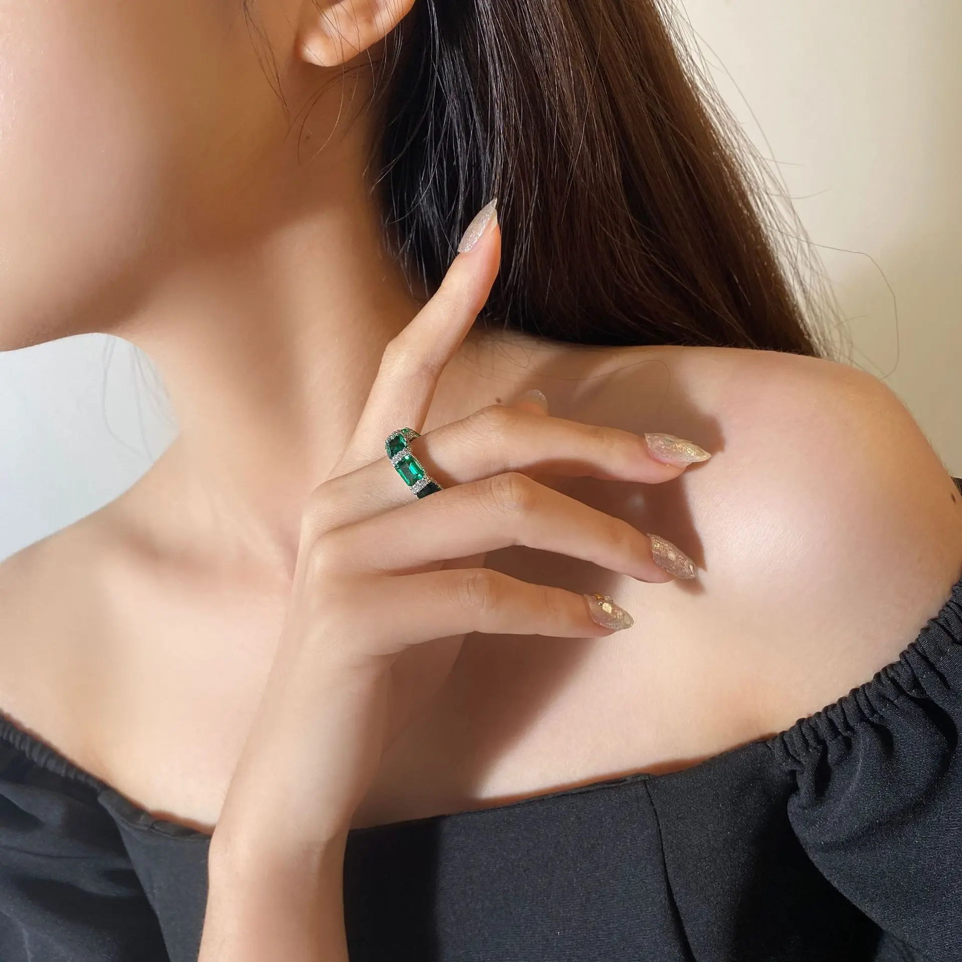 Bijoux de haute qualité supérieure 1CT vert émeraude couleur gemme 18K bague en plaqué or blanc pour les femmes cadeau de mariage ou de fête élégante