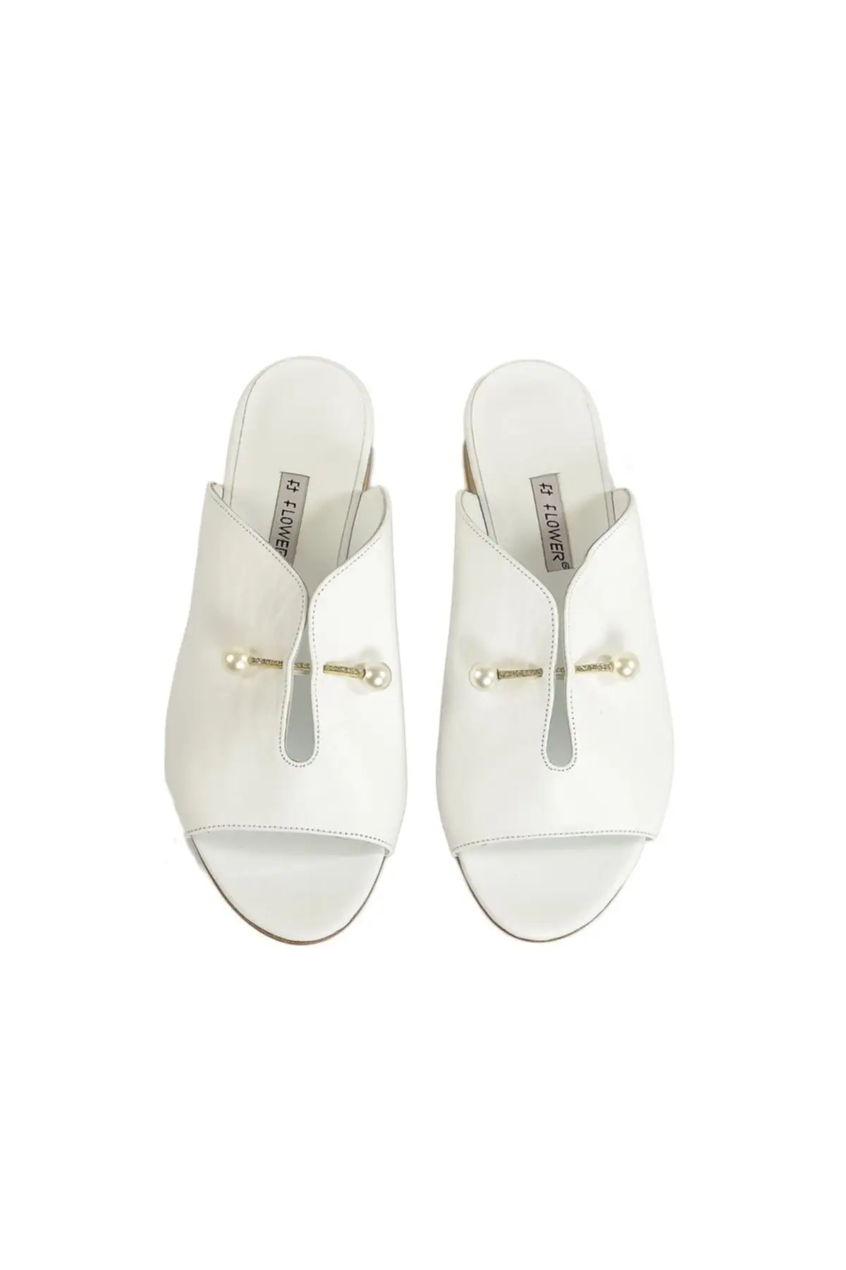 

White pearl accessory flat slippers