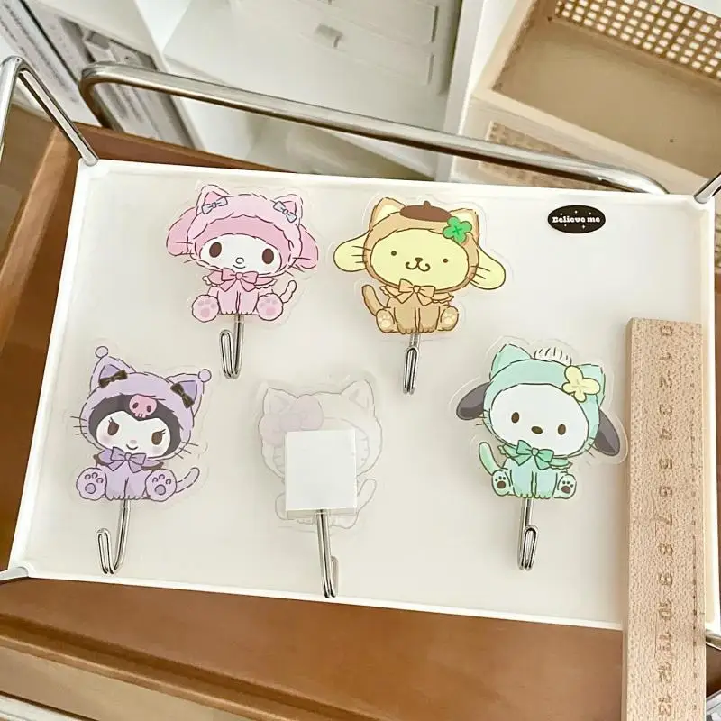 Рисунок 2 - Милые крючки для дверей Sanrio