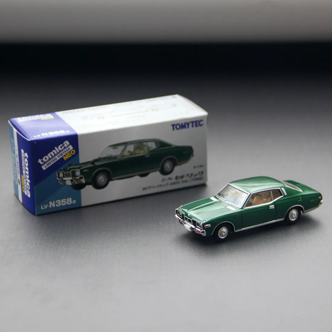 Фото Оригинальная коллекционная модель автомобиля Tomytec Tomica Limited Vintage NEO LV-N358a Nissan Cedric 2-Door HT 2800SGL Green 1975 1/64, литая под давлением, масштаб 1:64. №4