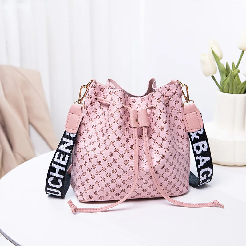 2023 New Korean Fashion Large Capacity Fashion Women's Handbag Shopping Travel Diagonal Straddle Shoulder Bag Water Bucket Bag