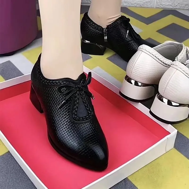 

Туфли-лодочки из микрофибры на низком каблуке, с острым носком, на молнии