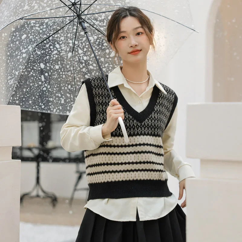 Женский вязаный свитер жилет осень 2023 новый стиль корейская версия многослойная