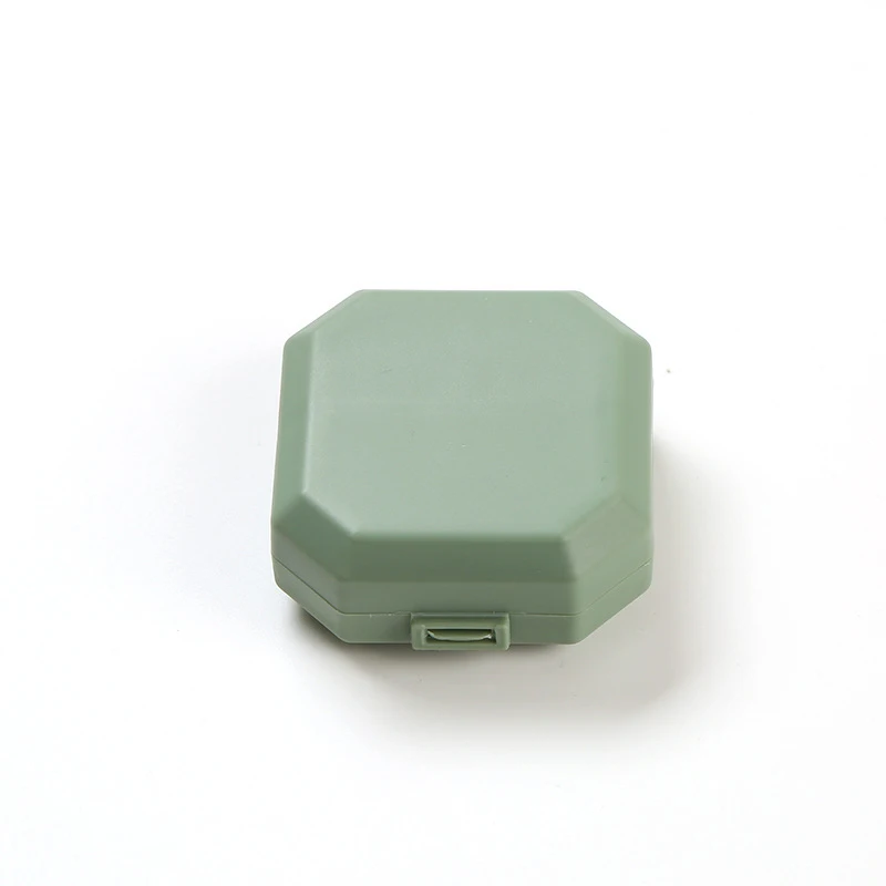 Рисунок 6 - Портативный дорожный органайзер для таблеток