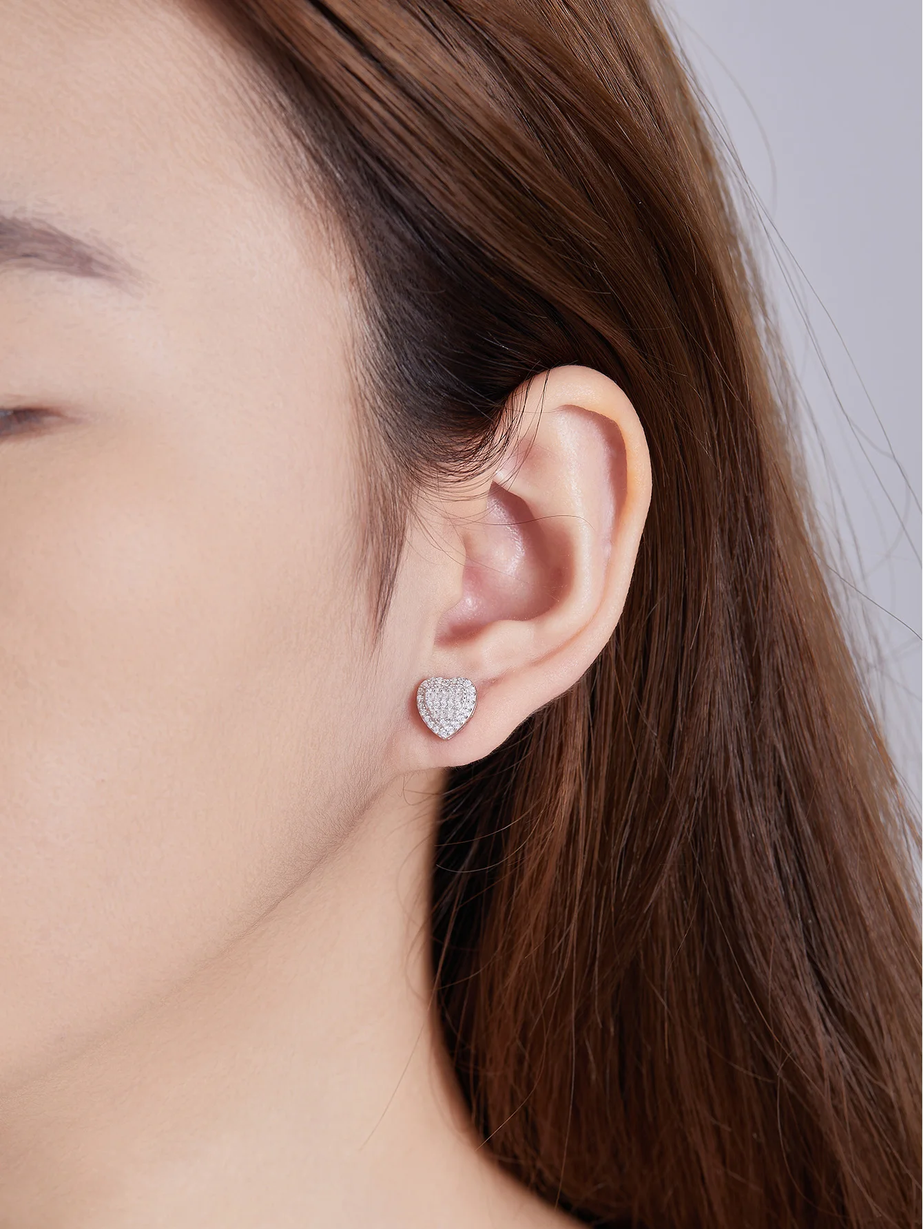 Серьги-гвоздики в форме сердца серьги Moissiante женские с муассанитом из