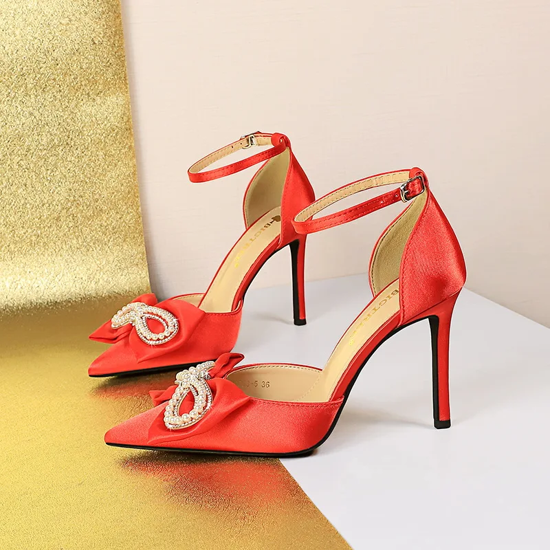 Туфли женские на высоком каблуке роскошные модные босоножки с ремешком пятке