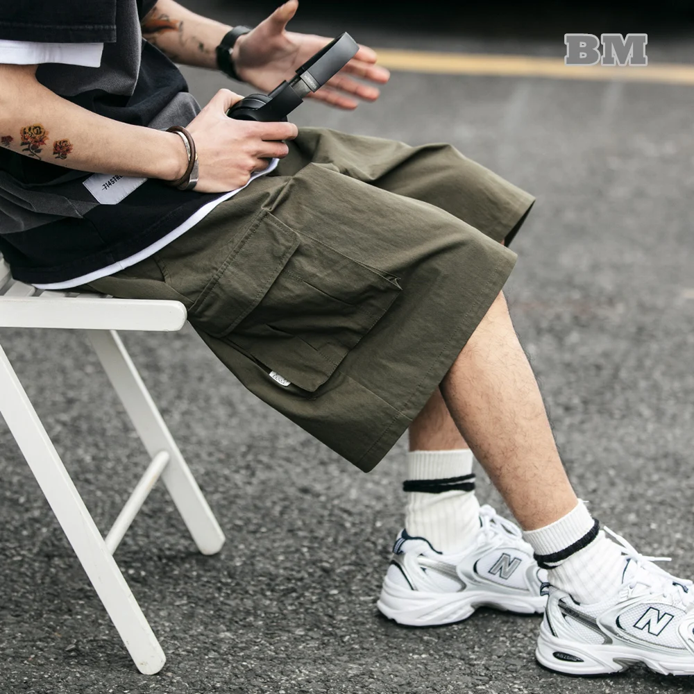 

Summer 2022 Japanese Streetwear Cargo Shorts Korean Multi-Pocket Loose Straight Oversized Beach Pants Harajuku Men Clothing