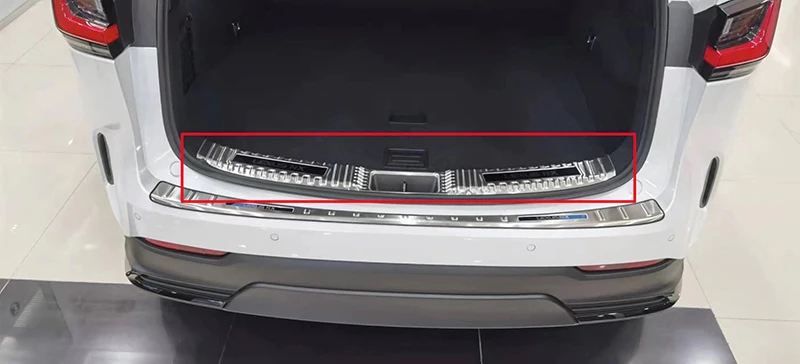 Декоративная накладка на защитная багажник задней панели для автомобиля Лексус