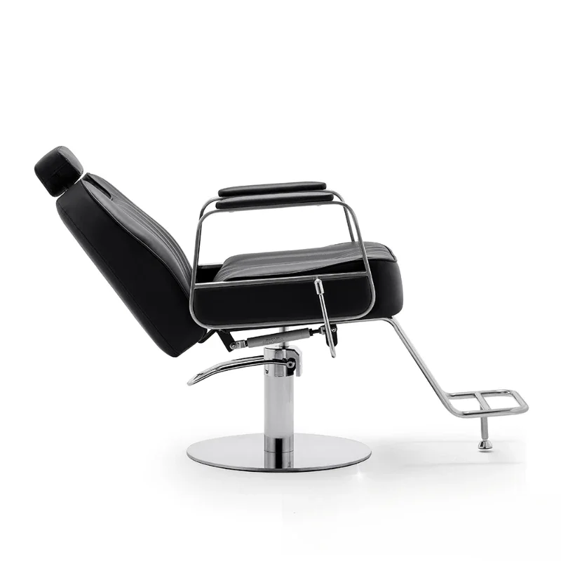 Красивое красивое парикмахерское кресло профессиональный шезлонг с макияжем